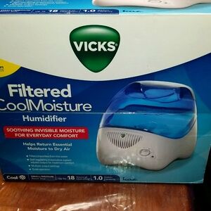 Vicks Model- V3100 Filtered CoolMosisture Humidifier